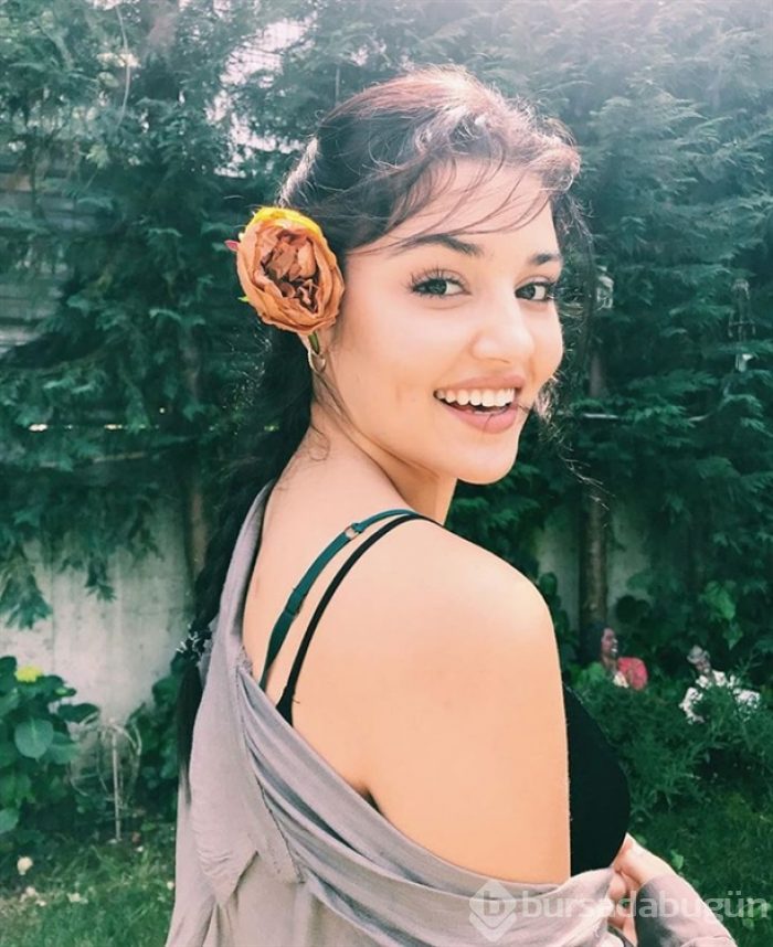 Hande Erçel'in 'Seksi' fotoğraf krizi!


