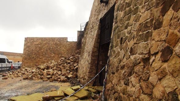 Mardin'de duvar yıkıldı, arkasından tarih çıktı!
