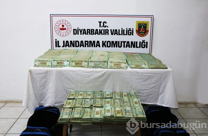 Yasadışı yollardan Türkiye'ye getirilen 1 milyon Irak dinarı ele geçirildi