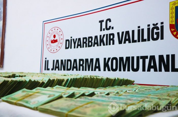 Yasadışı yollardan Türkiye'ye getirilen 1 milyon Irak dinarı ele geçirildi