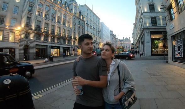 Farah Zeynep Abdullah İngiltere'ye taşınıyor!

