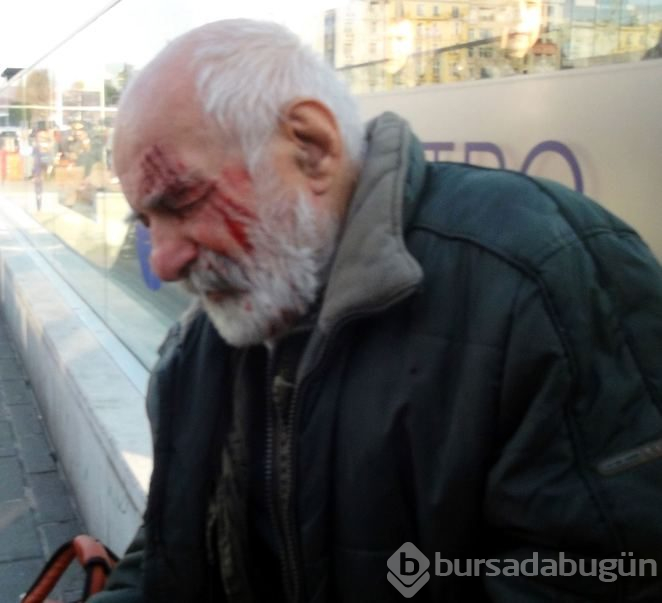 Oyuncu Hikmet Karagöz, Taksim Metrosu'nda merdivenlerden düştü
