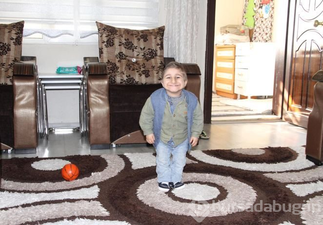 Hastalığa anne karnında yakalandı! Boyu sadece 70 santimetre
