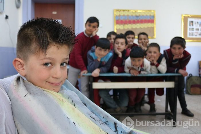 Karslı berberden ''Tıraşsız köy çocuğu kalmasın" projesi...
