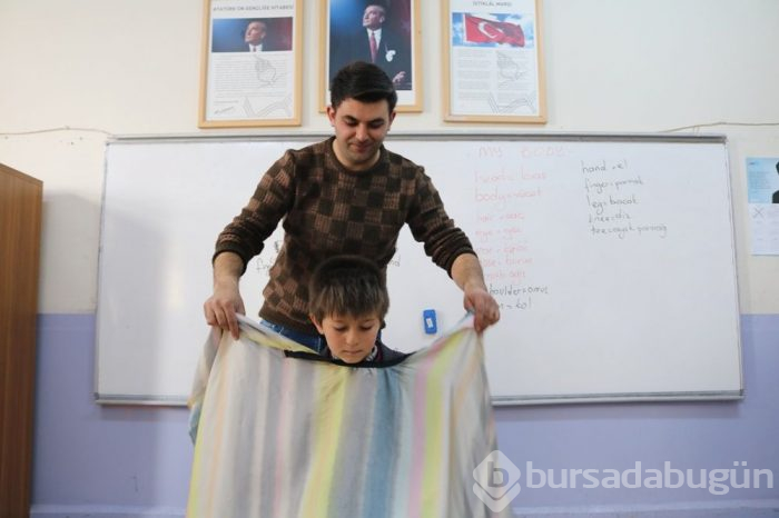 Karslı berberden ''Tıraşsız köy çocuğu kalmasın" projesi...
