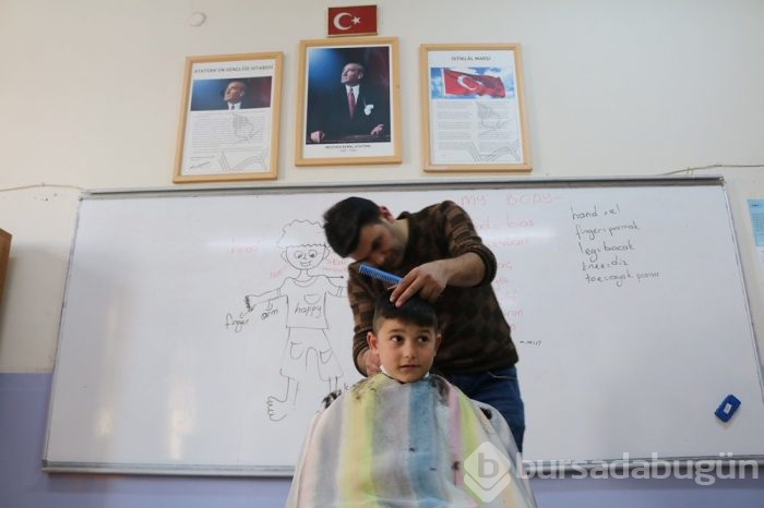 Karslı berberden ''Tıraşsız köy çocuğu kalmasın" projesi...
