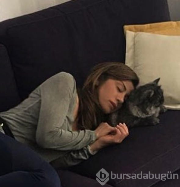 Tavada yumurta pozu olay oldu
