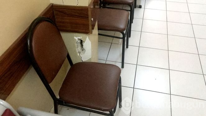 Çatlaklar büyüyor: Aile sağlığı merkezinde korkutan görüntü
