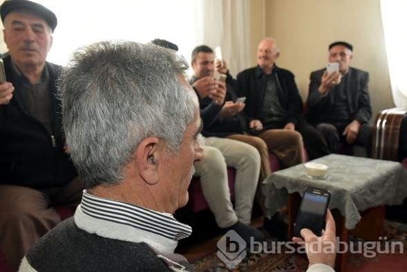 Hepimizi delirtecek bir sorunları var! Telefonları...
