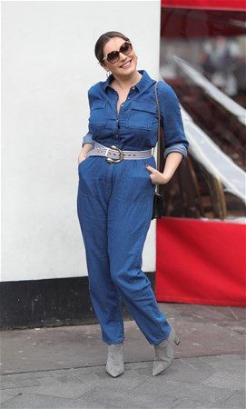Kelly Brook Londra sokaklarında...