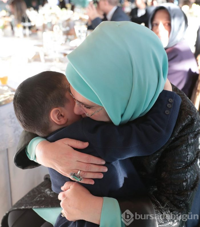Beştepe'de 8 Mart'a özel koruyucu aile yemeği