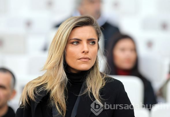 Beşiktaş maçındaki güzel: Sophia Thomalla
