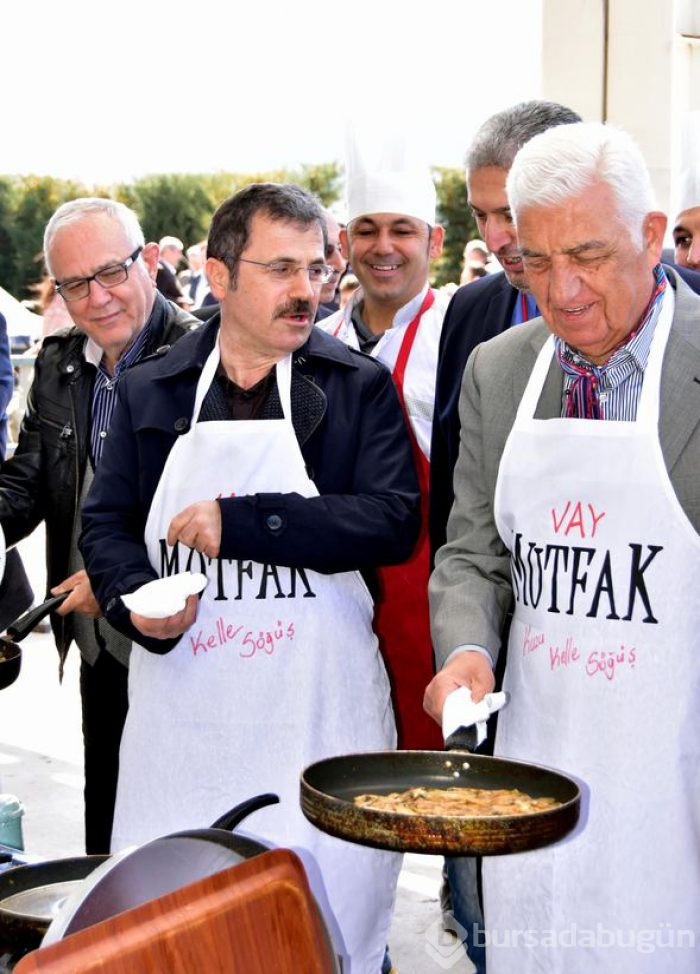 Şölende 6 ton hamsi dağıtıldı
