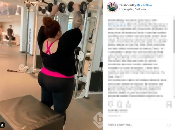 Büyük beden model kilolarını eleştirenlere böyle yanıt verdi: Günde iki saat spor yapıyorum!
