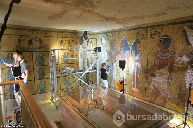 Firavun tutankhamun'un, mumyalanmış yüzü ve ayakları ilk kez görüntülendi