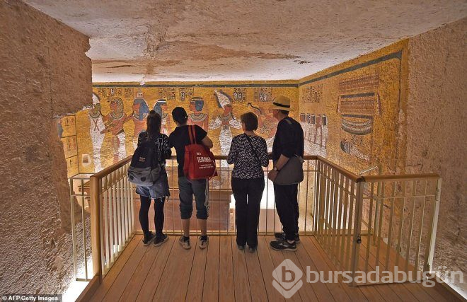 Firavun tutankhamun'un, mumyalanmış yüzü ve ayakları ilk kez görüntülendi