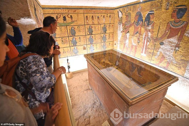 Firavun tutankhamun'un, mumyalanmış yüzü ve ayakları ilk kez görüntülendi