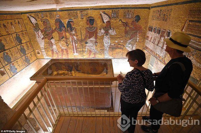 Firavun tutankhamun'un, mumyalanmış yüzü ve ayakları ilk kez görüntülendi