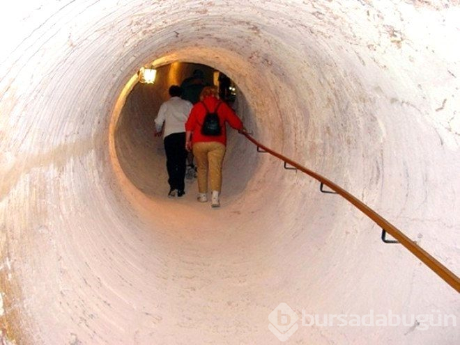 Yüz yıldır bu deliklerin içinde yaşıyorlar! sebebini duyan şaşıp kalıyor