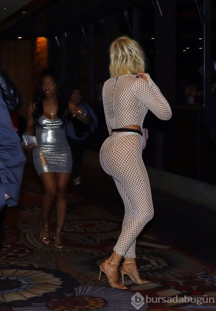 Khloe Kardashian'dan arkadaşlarına doğum günü jesti
