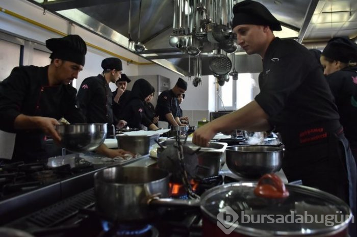 Osmanlı saray mutfağını günümüze taşıyorlar
