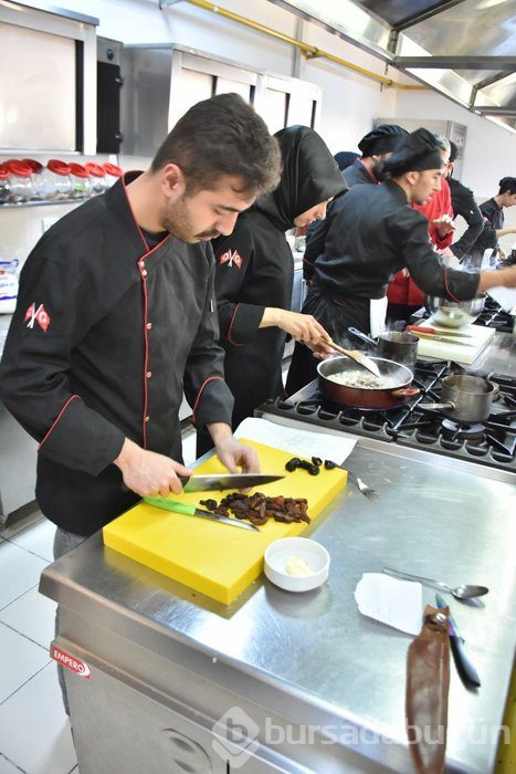Osmanlı saray mutfağını günümüze taşıyorlar
