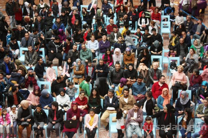 4 usta oyuncu Diyarbakır'da sevenleriyle buluştu
