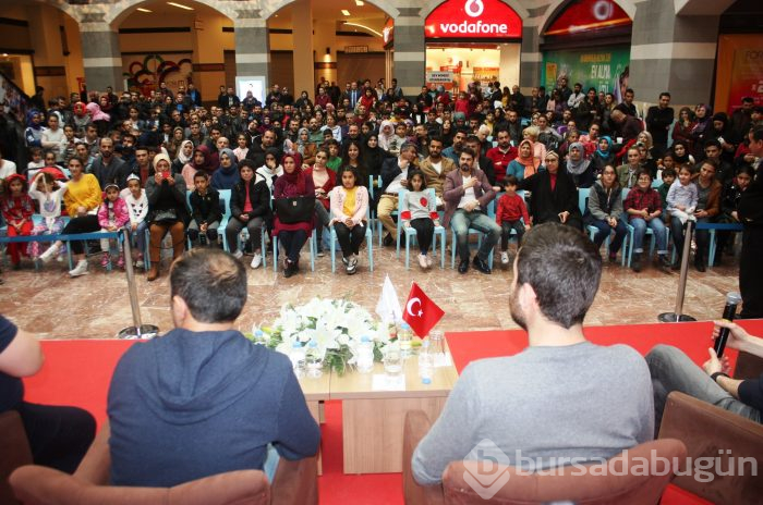4 usta oyuncu Diyarbakır'da sevenleriyle buluştu
