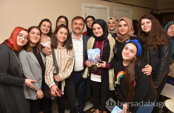 Başkan Çimen, öğrencilerin talebini geri çevirmedi
