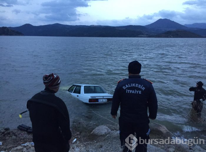 Araba ile baraja uçtu
