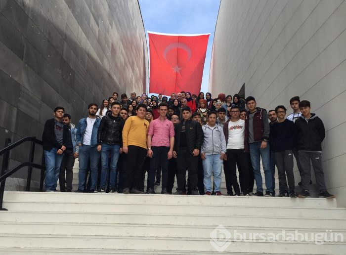 TÜVGA Gençleri Çanakkale'ye götürdü
