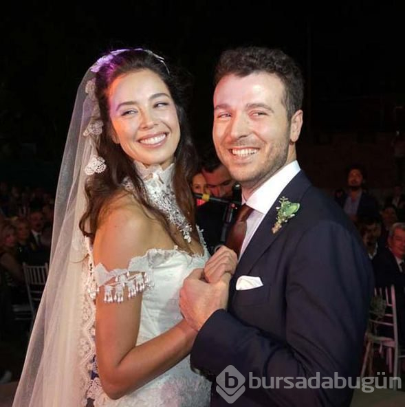Azra Akın'dan Demir bebekle fotoğraf
