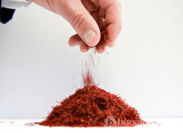 İran safranı, kilosu 70 bin liradan satılıyor!
