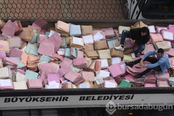 Trabzon Adliyesi arşivindeki dosyalar raflardan indirildi

