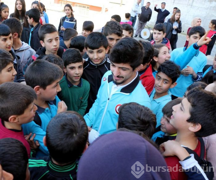 Dünya ve Avrupa şampiyonu Kamal'dan vefa örneği
