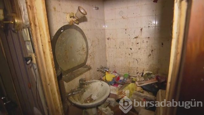 Terk edilmiş çöp binadan skandal çıktı! 5 yaşındaki kızını hamam böcekleriyle ölüme terk etti