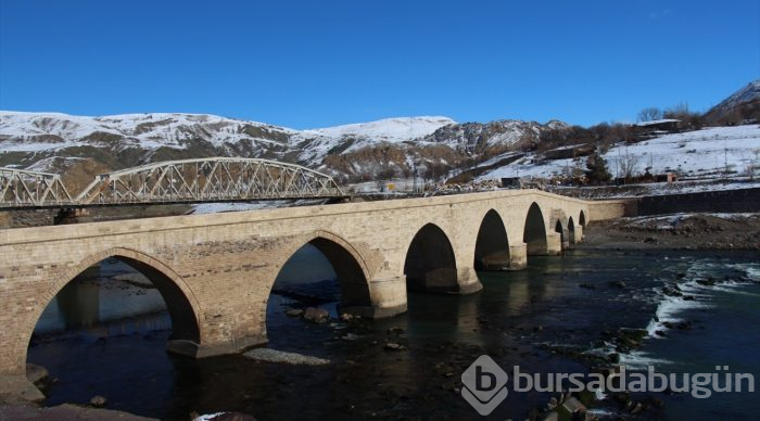 Tarihi Palu Köprüsü ziyaretçilerini bekliyor
