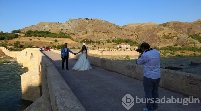 Tarihi Palu Köprüsü ziyaretçilerini bekliyor
