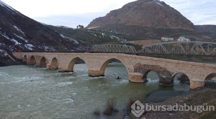 Tarihi Palu Köprüsü ziyaretçilerini bekliyor
