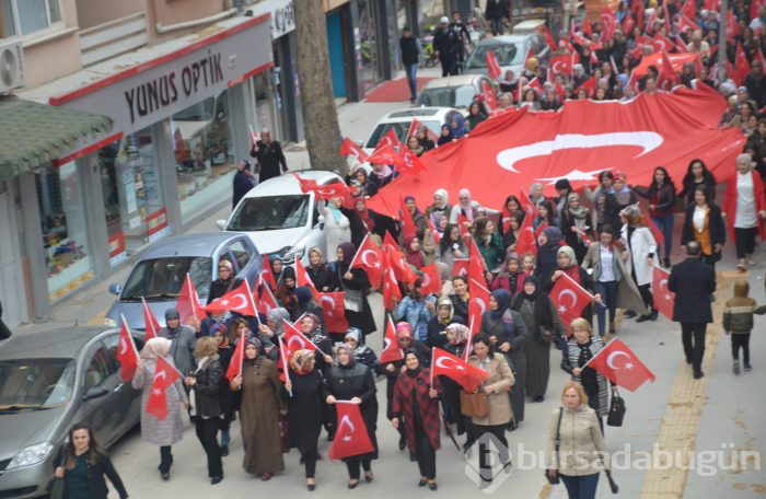 Bilecikli kadınlar ezanı ıslıklayan kadın grubu protesto ettiler
