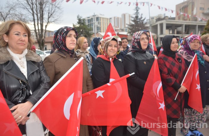 Bilecikli kadınlar ezanı ıslıklayan kadın grubu protesto ettiler
