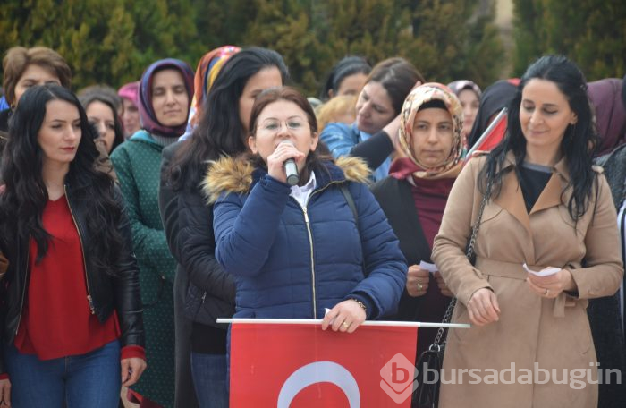 Bilecikli kadınlar ezanı ıslıklayan kadın grubu protesto ettiler
