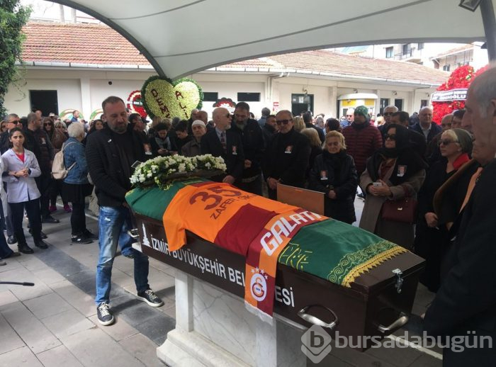 Demet Akbağ'ın eşi Zafer Çika son yolculuğuna uğurlandı (Dostları yalnız bırakmadı)