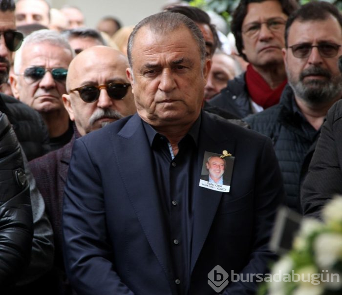 Demet Akbağ'ın eşi Zafer Çika son yolculuğuna uğurlandı (Dostları yalnız bırakmadı)