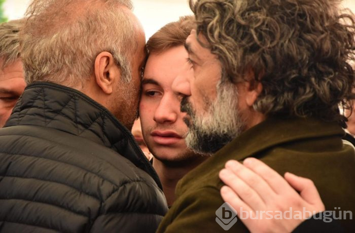 Demet Akbağ'ın eşi Zafer Çika son yolculuğuna uğurlandı (Dostları yalnız bırakmadı)