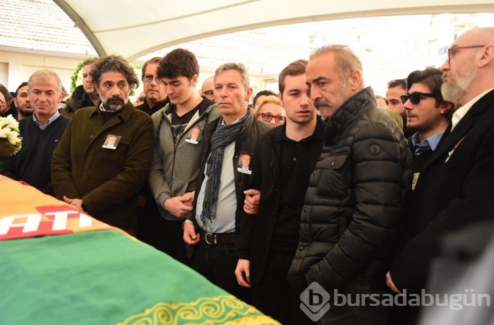 Demet Akbağ'ın eşi Zafer Çika son yolculuğuna uğurlandı (Dostları yalnız bırakmadı)