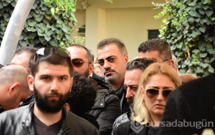 Demet Akbağ'ın eşi Zafer Çika son yolculuğuna uğurlandı (Dostları yalnız bırakmadı)