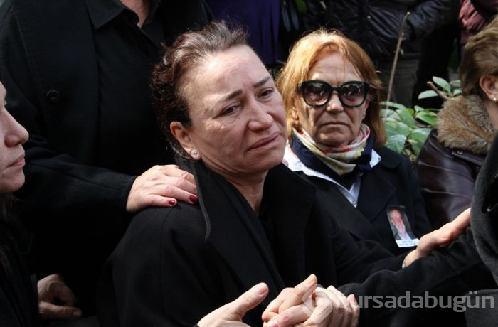 Demet Akbağ'ın eşi Zafer Çika son yolculuğuna uğurlandı (Dostları yalnız bırakmadı)