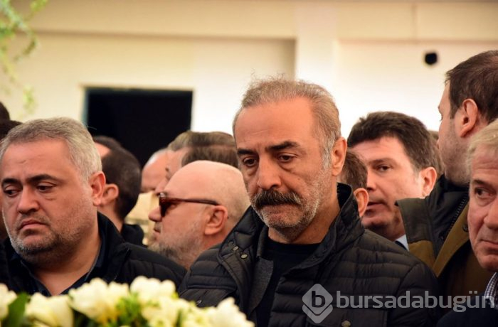 Demet Akbağ'ın eşi Zafer Çika son yolculuğuna uğurlandı (Dostları yalnız bırakmadı)