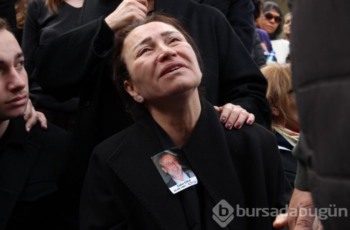 Demet Akbağ'ın eşi Zafer Çika son yolculuğuna uğurlandı (Dostları yalnız bırakmadı)